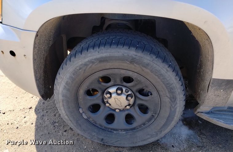 image for item DQ6035 2011 Chevrolet Tahoe Police  SUV