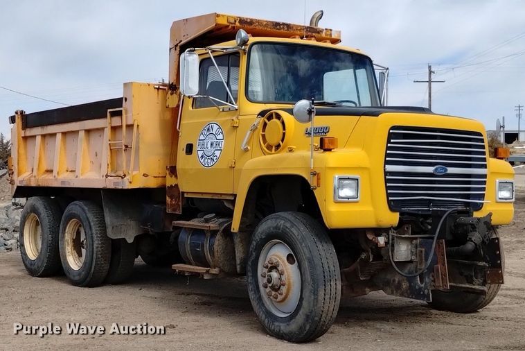 image for item DQ6036 1991 Ford L8000 dump truck