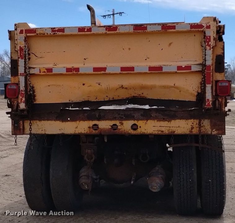 image for item DQ6036 1991 Ford L8000 dump truck