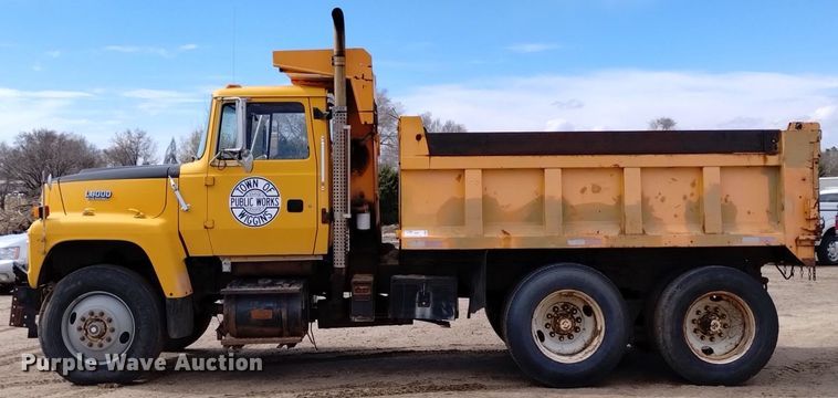 image for item DQ6036 1991 Ford L8000 dump truck
