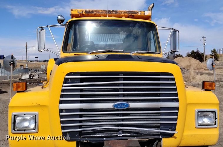 image for item DQ6036 1991 Ford L8000 dump truck