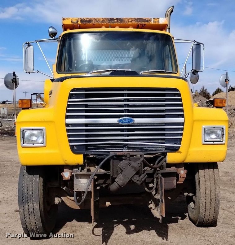 image for item DQ6036 1991 Ford L8000 dump truck