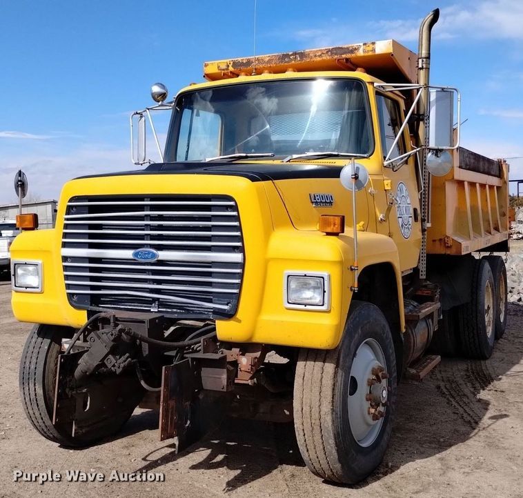 image for item DQ6036 1991 Ford L8000 dump truck