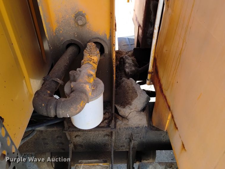 image for item DQ6036 1991 Ford L8000 dump truck