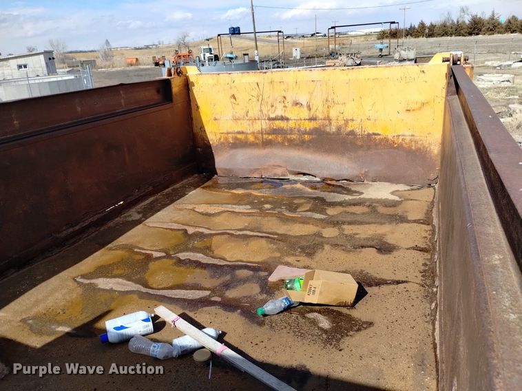 image for item DQ6036 1991 Ford L8000 dump truck