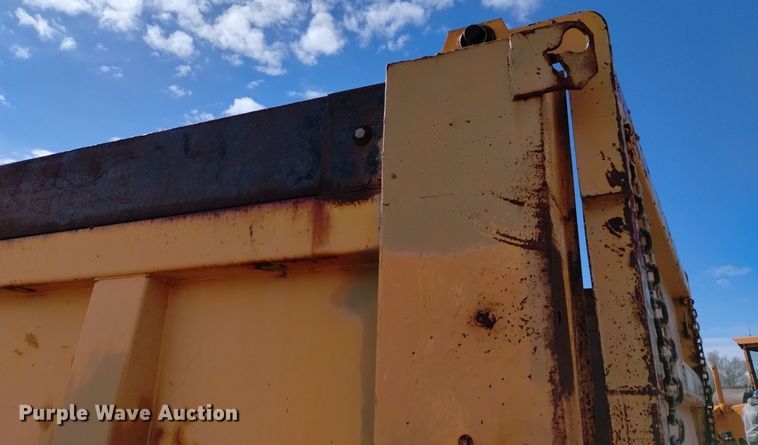 image for item DQ6036 1991 Ford L8000 dump truck