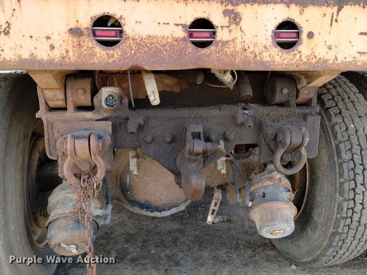 image for item DQ6036 1991 Ford L8000 dump truck