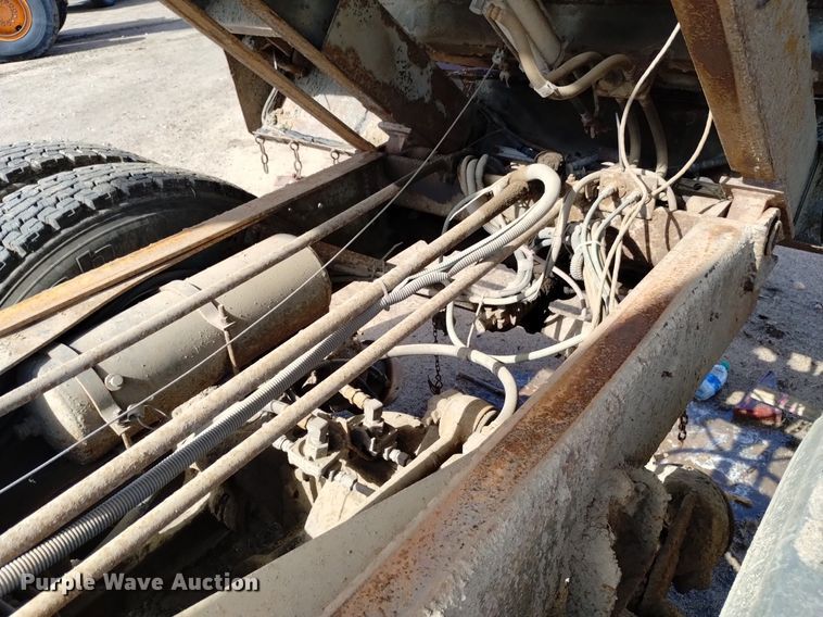 image for item DQ6036 1991 Ford L8000 dump truck