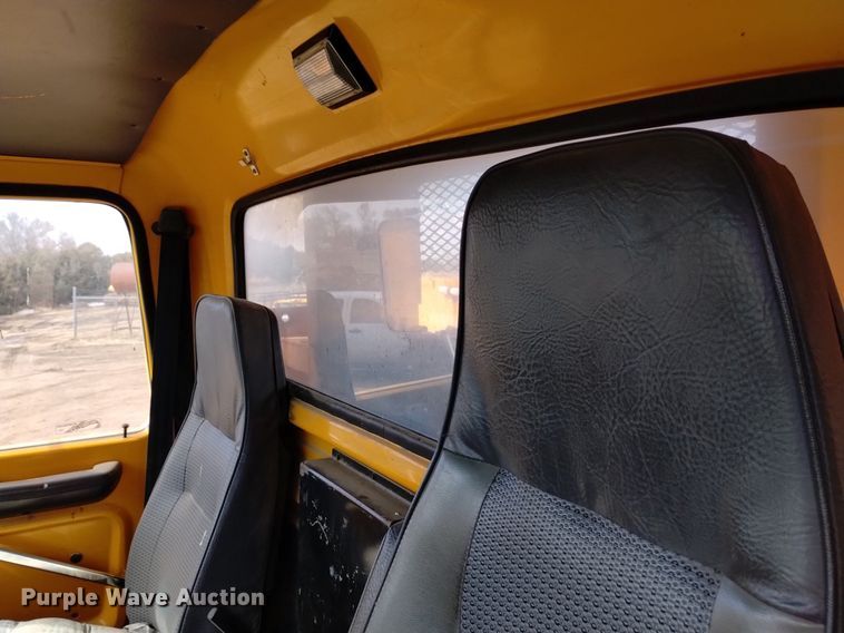 image for item DQ6036 1991 Ford L8000 dump truck