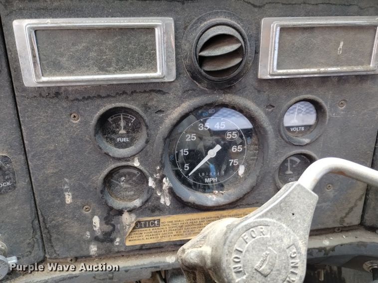 image for item DQ6036 1991 Ford L8000 dump truck