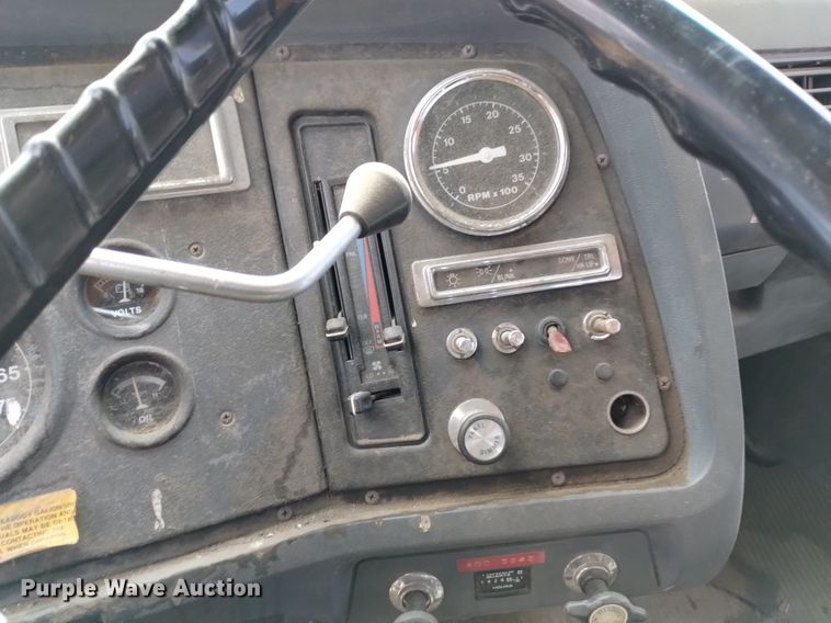 image for item DQ6036 1991 Ford L8000 dump truck