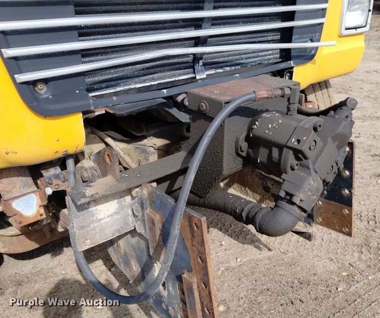 image for item DQ6036 1991 Ford L8000 dump truck