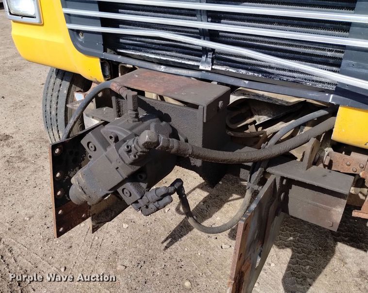 image for item DQ6036 1991 Ford L8000 dump truck