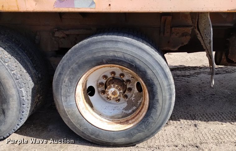 image for item DQ6036 1991 Ford L8000 dump truck