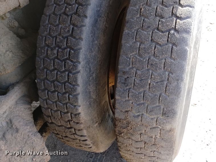 image for item DQ6036 1991 Ford L8000 dump truck