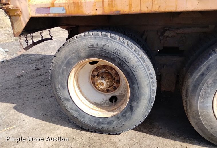 image for item DQ6036 1991 Ford L8000 dump truck