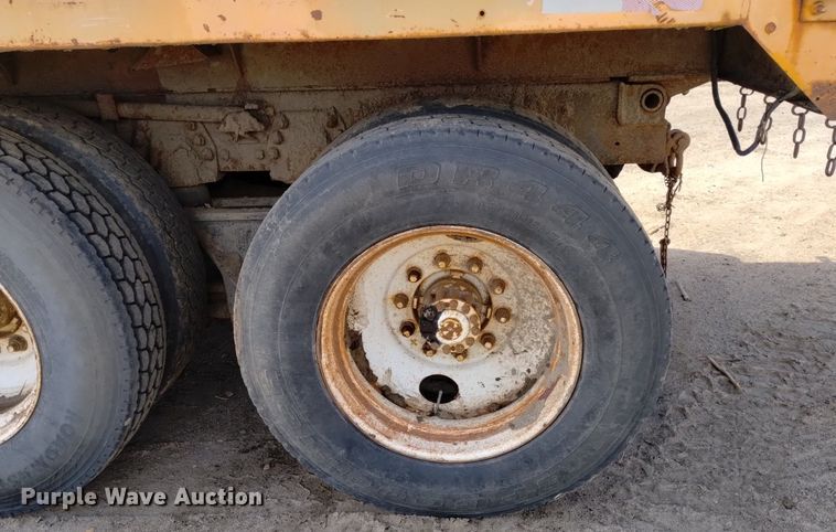 image for item DQ6036 1991 Ford L8000 dump truck