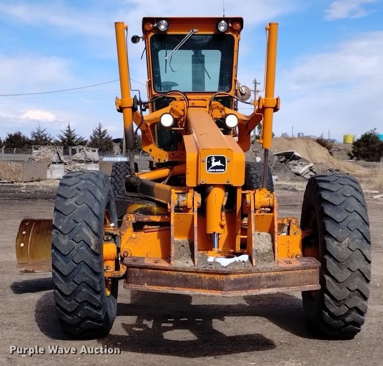 image for item DQ6037 1984 John Deere  770A motor grader