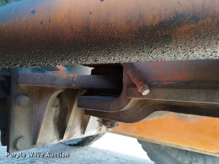 image for item DQ6037 1984 John Deere  770A motor grader