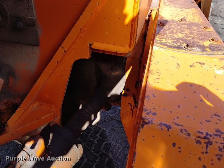 image for item DQ6037 1984 John Deere  770A motor grader