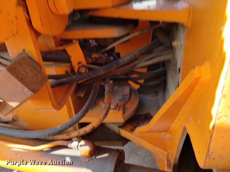 image for item DQ6037 1984 John Deere  770A motor grader