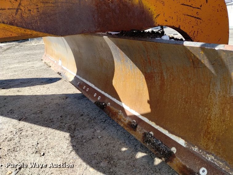 image for item DQ6037 1984 John Deere  770A motor grader