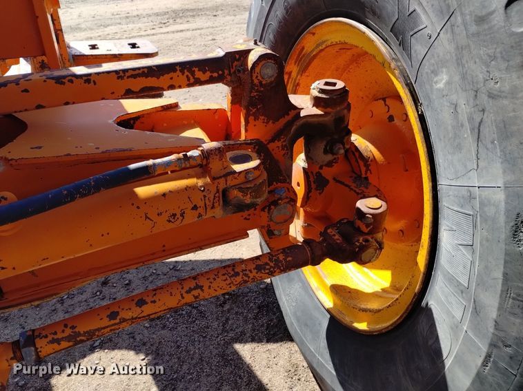 image for item DQ6037 1984 John Deere  770A motor grader