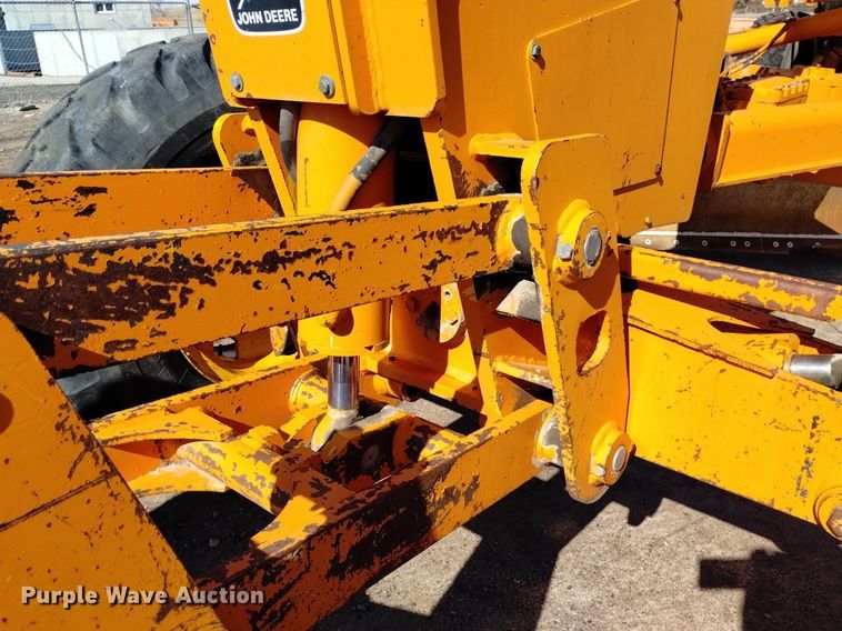 image for item DQ6037 1984 John Deere  770A motor grader