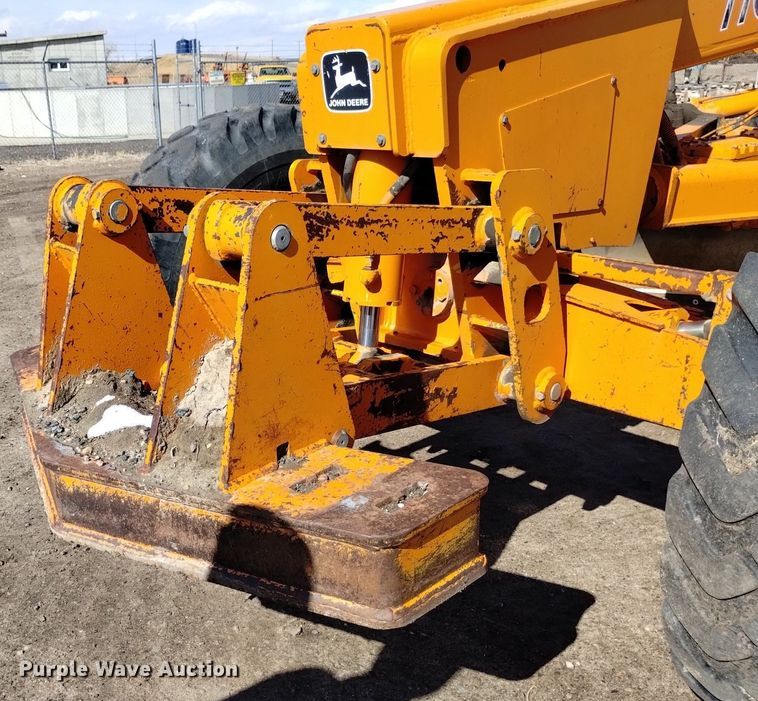 image for item DQ6037 1984 John Deere  770A motor grader