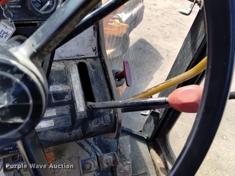 image for item DQ6037 1984 John Deere  770A motor grader