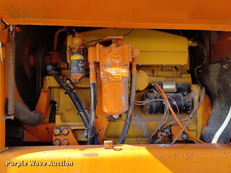 image for item DQ6037 1984 John Deere  770A motor grader