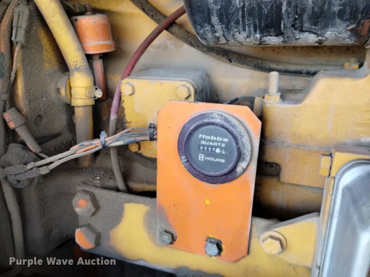 image for item DQ6037 1984 John Deere  770A motor grader