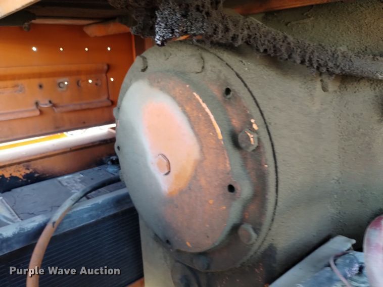 image for item DQ6037 1984 John Deere  770A motor grader