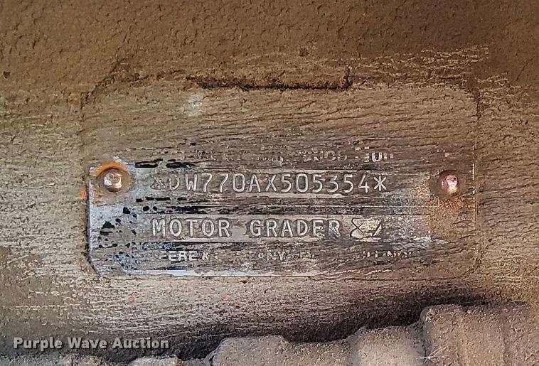 image for item DQ6037 1984 John Deere  770A motor grader