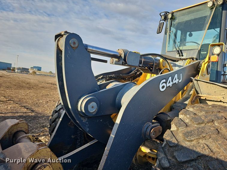 image for item DQ8653 2007 John Deere 644J wheel loader