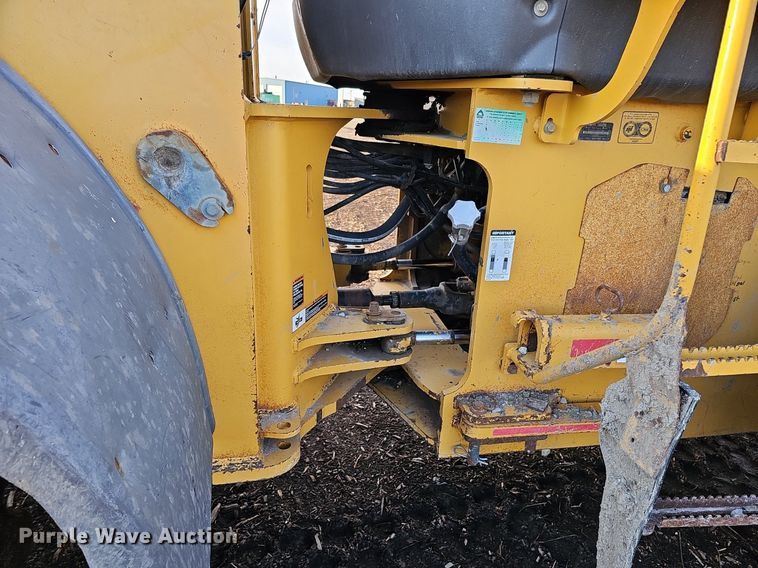 image for item DQ8653 2007 John Deere 644J wheel loader