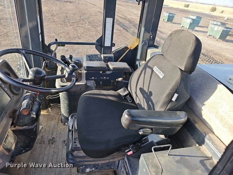 image for item DQ8653 2007 John Deere 644J wheel loader