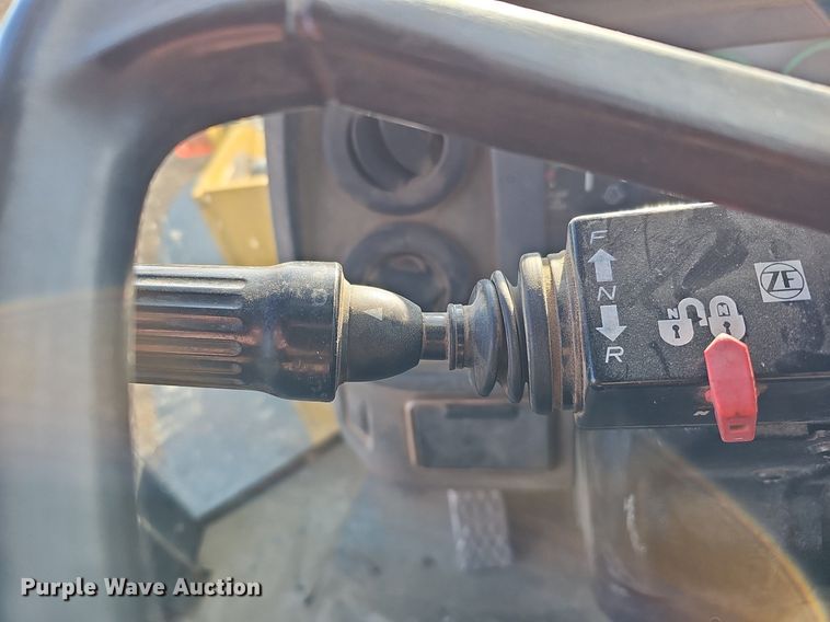 image for item DQ8653 2007 John Deere 644J wheel loader