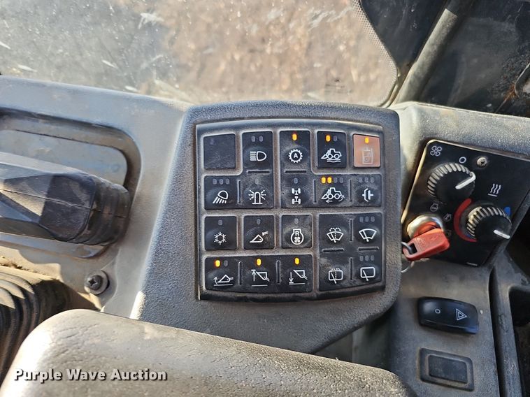 image for item DQ8653 2007 John Deere 644J wheel loader