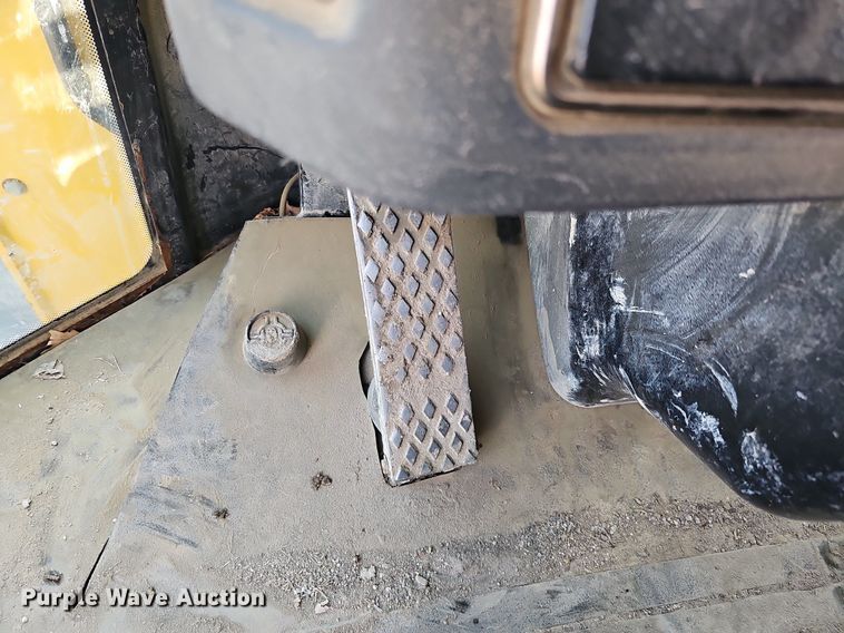 image for item DQ8653 2007 John Deere 644J wheel loader