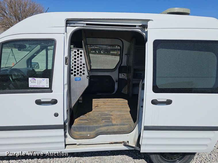image for item DQ8705 2013 Ford Transit Connect XLT van