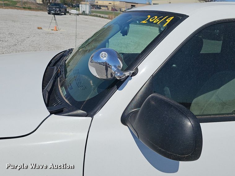 image for item DQ8706 2004 Chevrolet Tahoe SUV