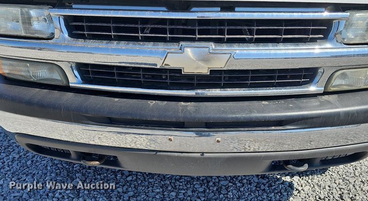 image for item DQ8706 2004 Chevrolet Tahoe SUV