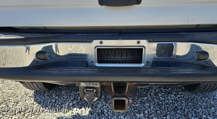 image for item DQ8706 2004 Chevrolet Tahoe SUV