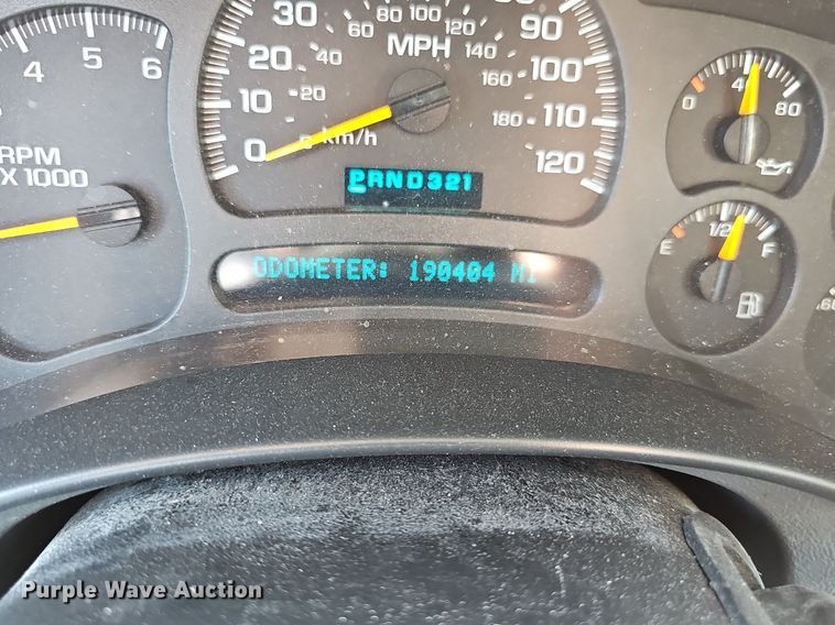 image for item DQ8706 2004 Chevrolet Tahoe SUV