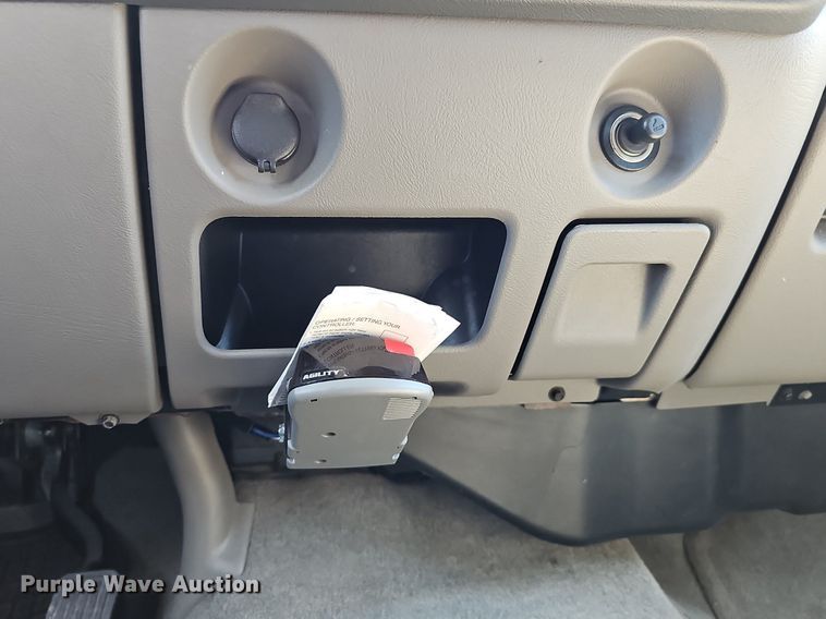 image for item DQ8706 2004 Chevrolet Tahoe SUV