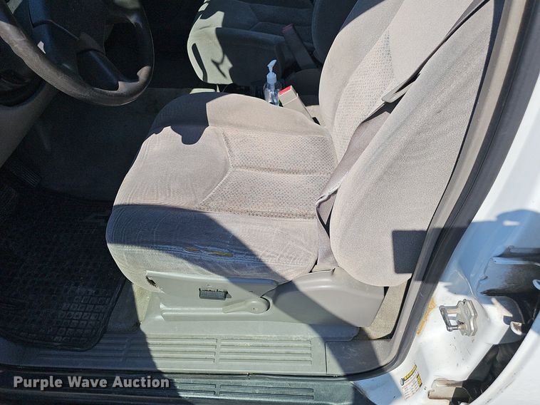 image for item DQ8706 2004 Chevrolet Tahoe SUV