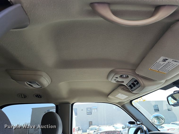 image for item DQ8706 2004 Chevrolet Tahoe SUV