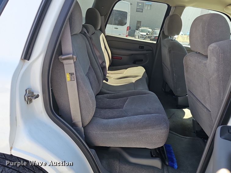 image for item DQ8706 2004 Chevrolet Tahoe SUV