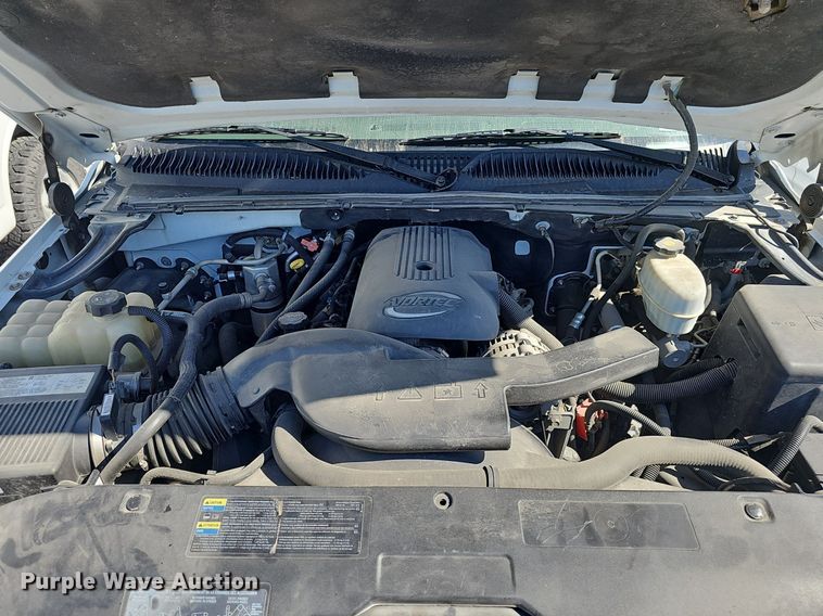 image for item DQ8706 2004 Chevrolet Tahoe SUV